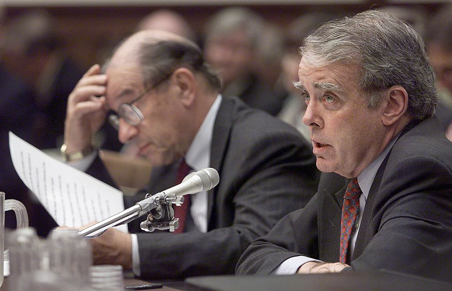 Alan Greenspan y William McDonough comparecen sobre los riesgos del caso LTCM en 1998.
